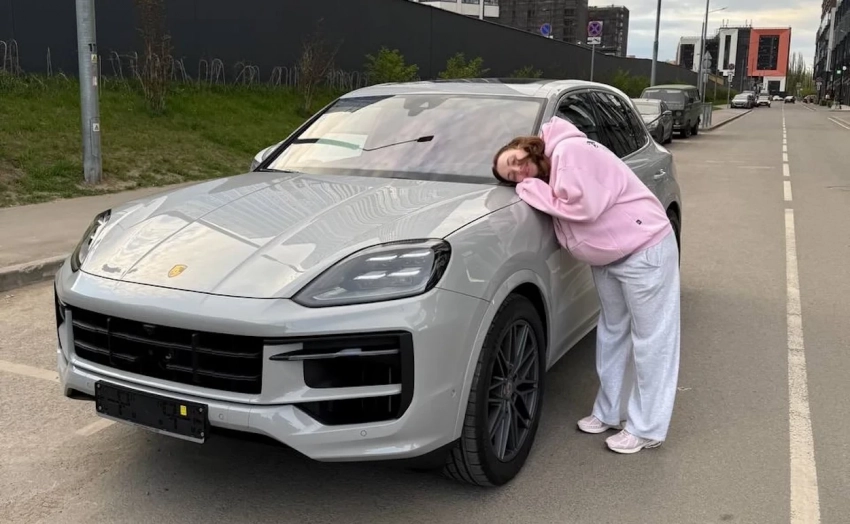 «Perfecto» наделал шуму, подарив Porsche Cayenne стоимостью от 17 млн рублей