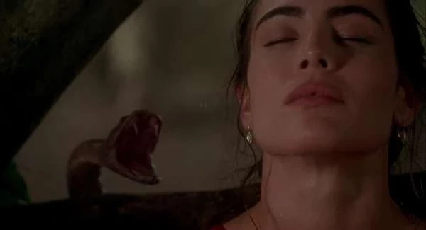 10 фильмов, в которых человек становится добычей