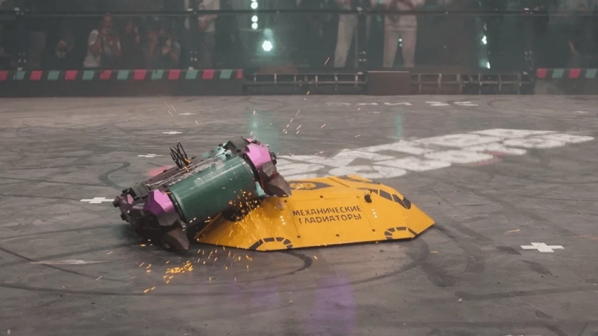 Механические гладиаторы из Твери собрали робота-Цезаря для лобовых атак