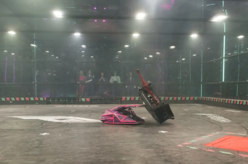 Барракуда из металла: команда «Energy Girls» представила хищного робота для чемпионата